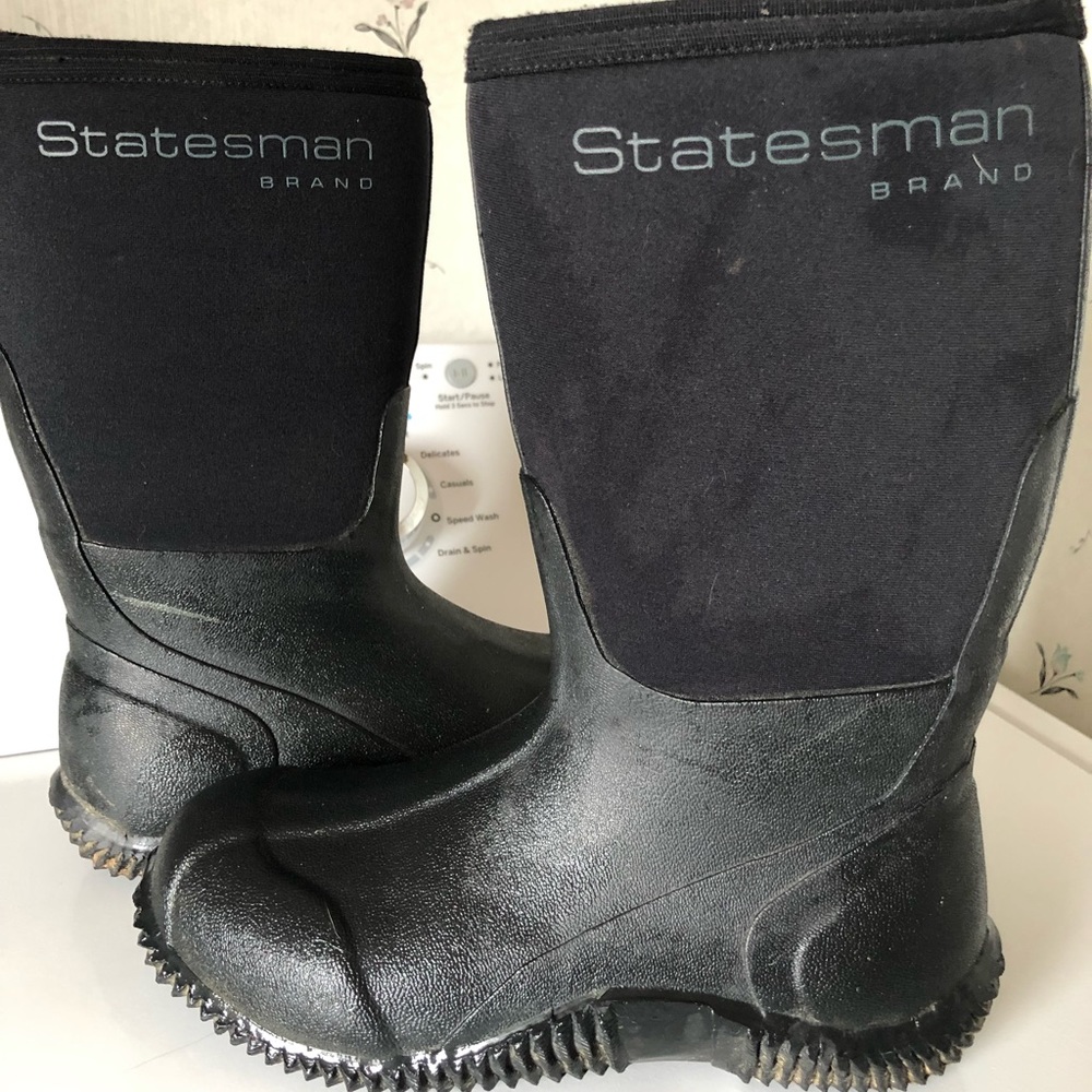 Muck boots by statesman Mens size 5 or women size6
